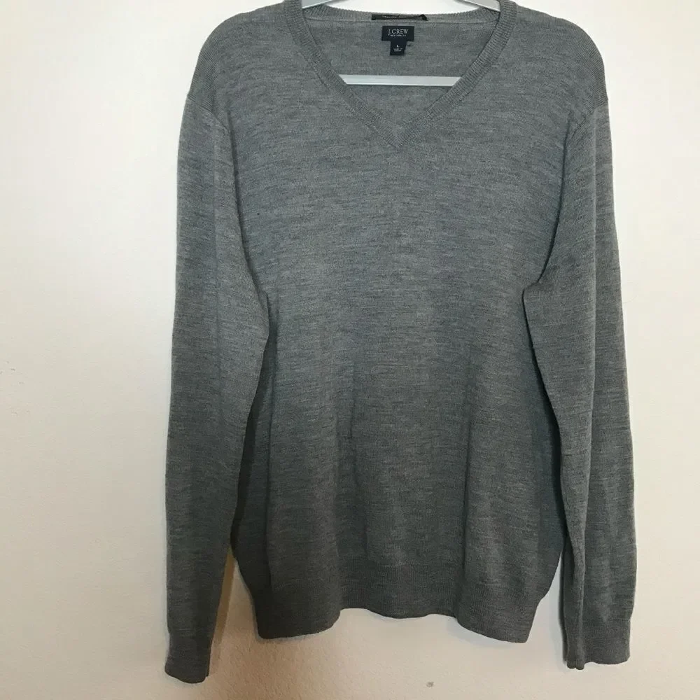 J crew men’s merino‎ wool grey v neck sweater